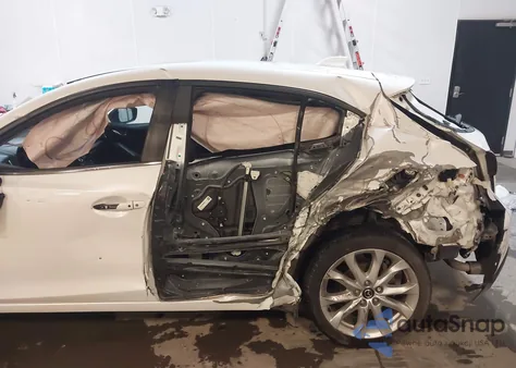 2015 Mazda Mazda3 S Grand Touring из США, поврежденный, VIN JM1BM1M32F1238250